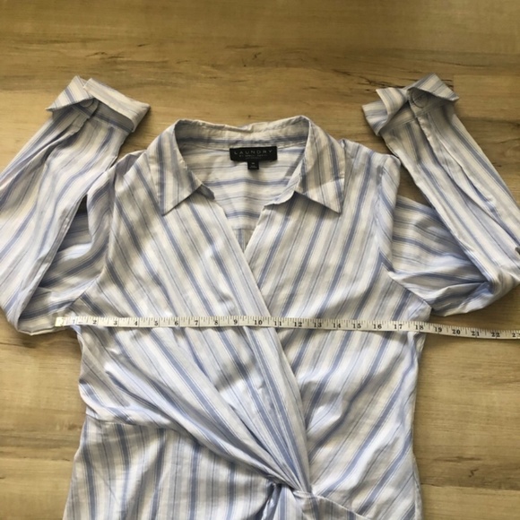 Laundry by Shelli Segal Blue Striped V-Neck Blouse - Picture 3 of 8